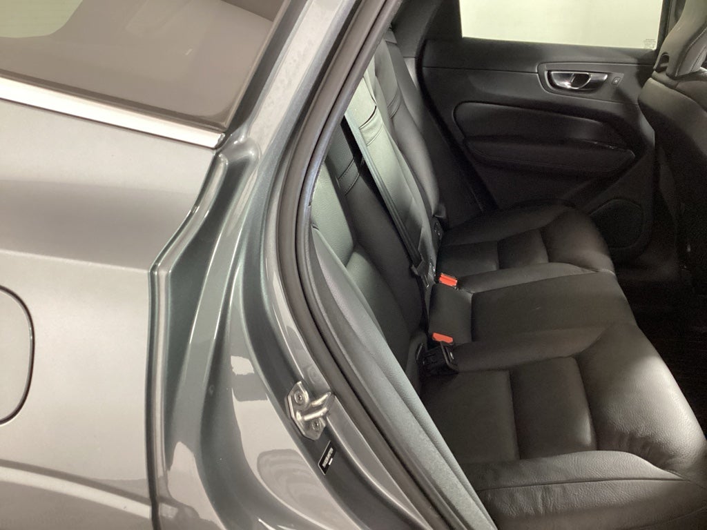 2021 Volvo XC60 Momentum