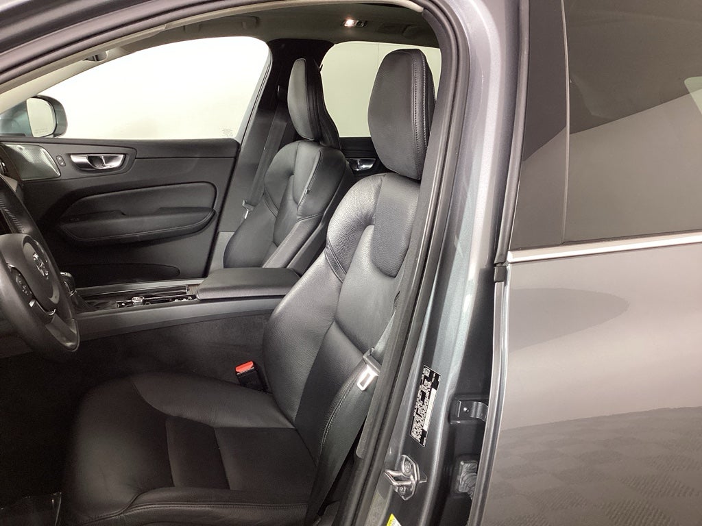 2021 Volvo XC60 Momentum