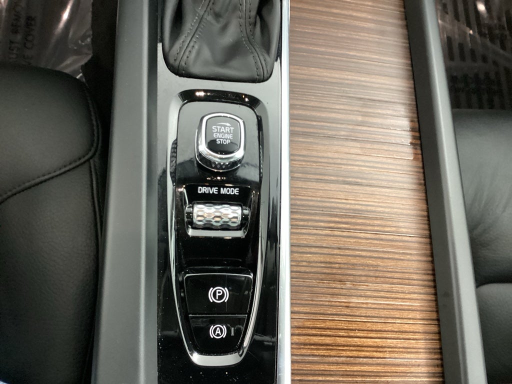 2021 Volvo XC60 Momentum