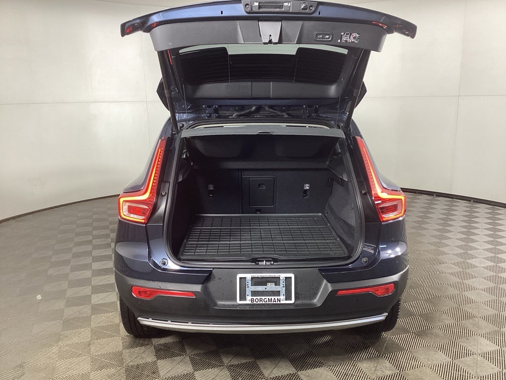 2021 Volvo XC40 Momentum