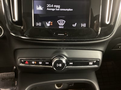 2021 Volvo XC40 Momentum