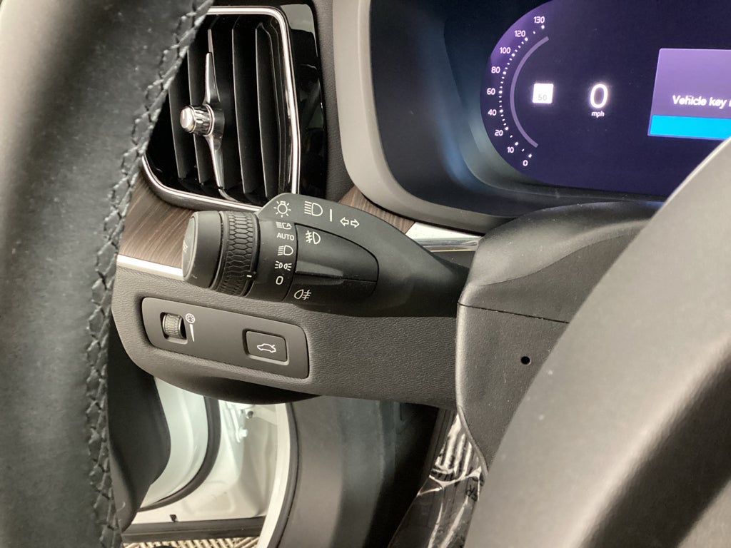 2022 Volvo XC60 Momentum