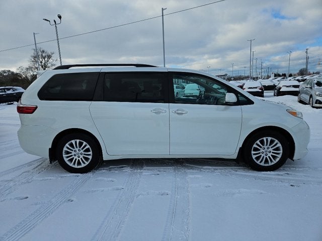 2016 Toyota Sienna Base
