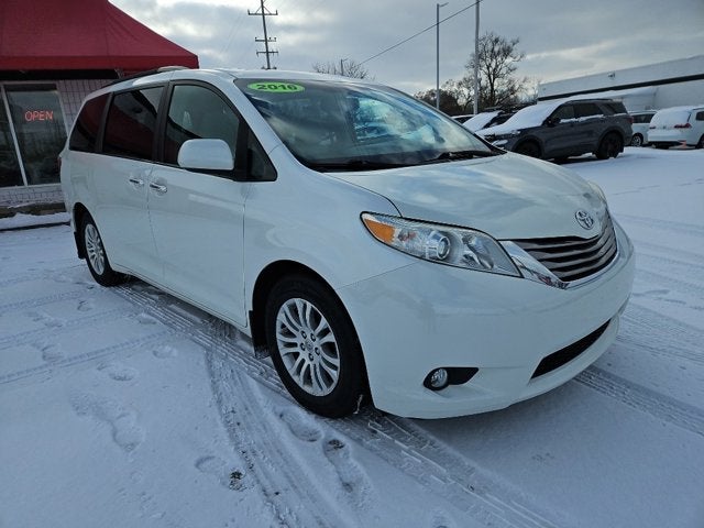 2016 Toyota Sienna Base