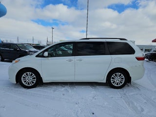2016 Toyota Sienna Base
