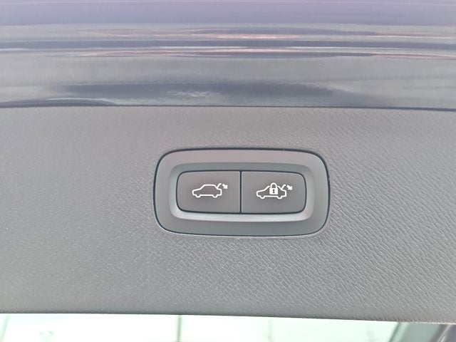 2017 Volvo XC90 Momentum