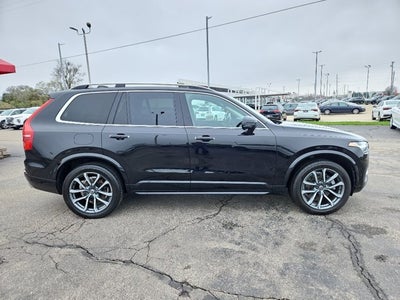 2017 Volvo XC90 Momentum